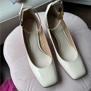 Valentino Tan-Go Logo Plaque Square Toe Pumps SZ 39 3/4